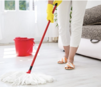 cach-lam-sach-dau-an-tren-san-nha-hieu-qua-va-de-thuc-hien